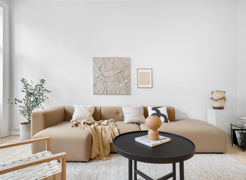 小客廳沙發怎麼挑？L型、兩人座、模組沙發比較，尺寸、材質、擺放技巧一次看懂